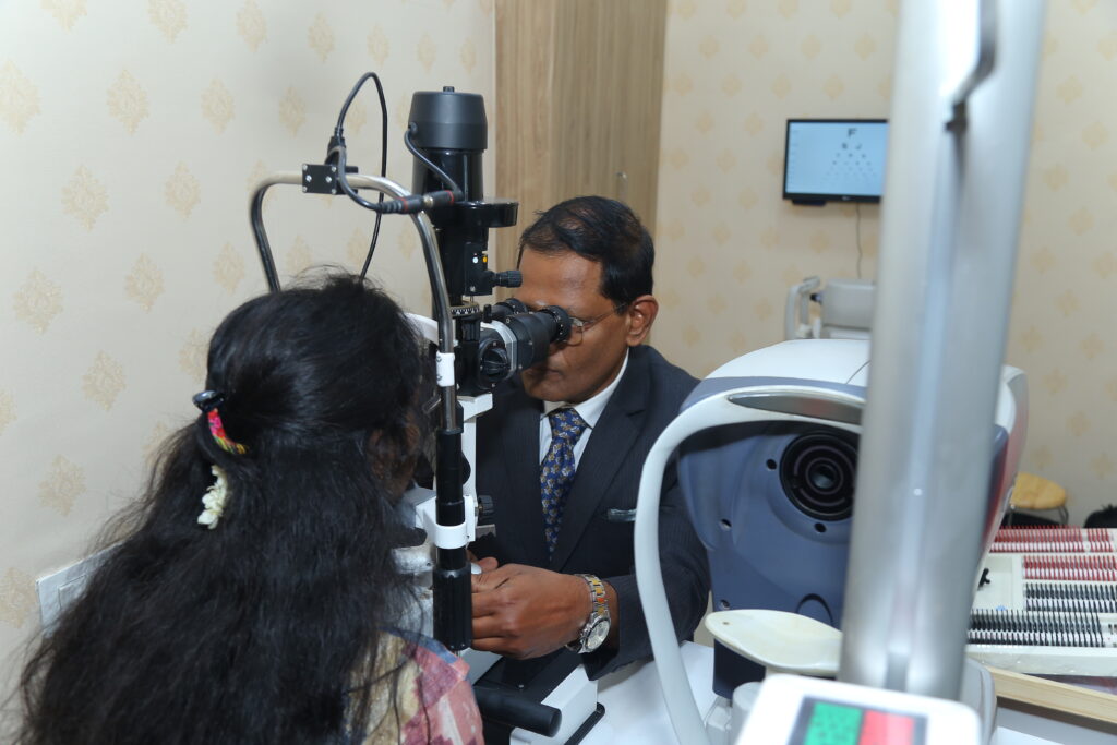 best low vision care in saligramam